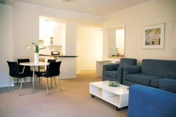 Hotel Oaks Maestri Towers 4*