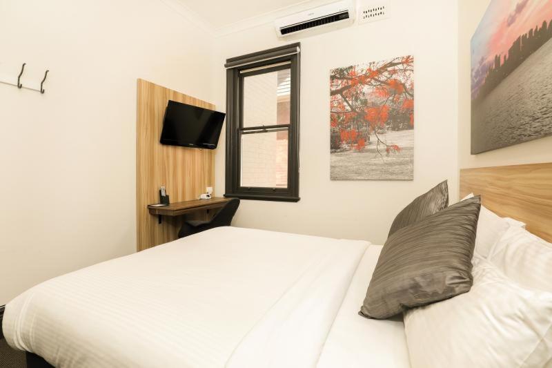 Glenferrie Lodge *