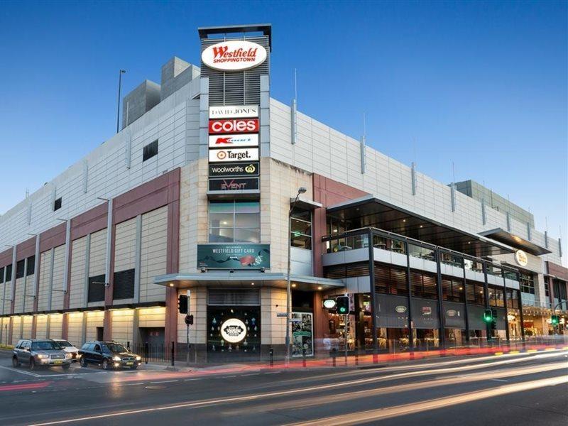 Crowne Plaza Burwood By Ihg Hotel 4*