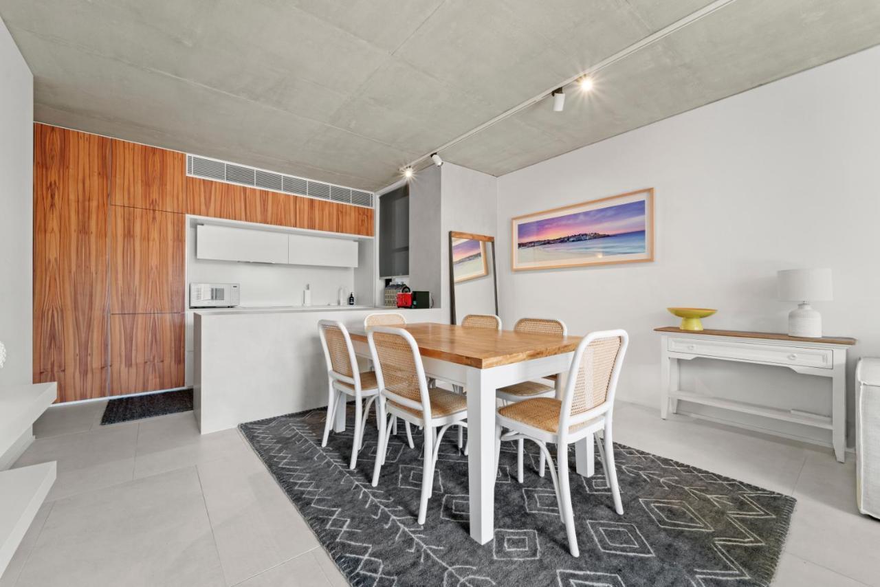 Premium Bondi 2 Bedroom With View And Parking * Sydney