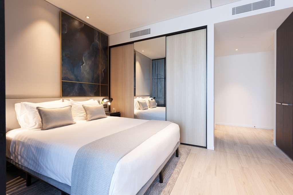 One Global Square Hotel