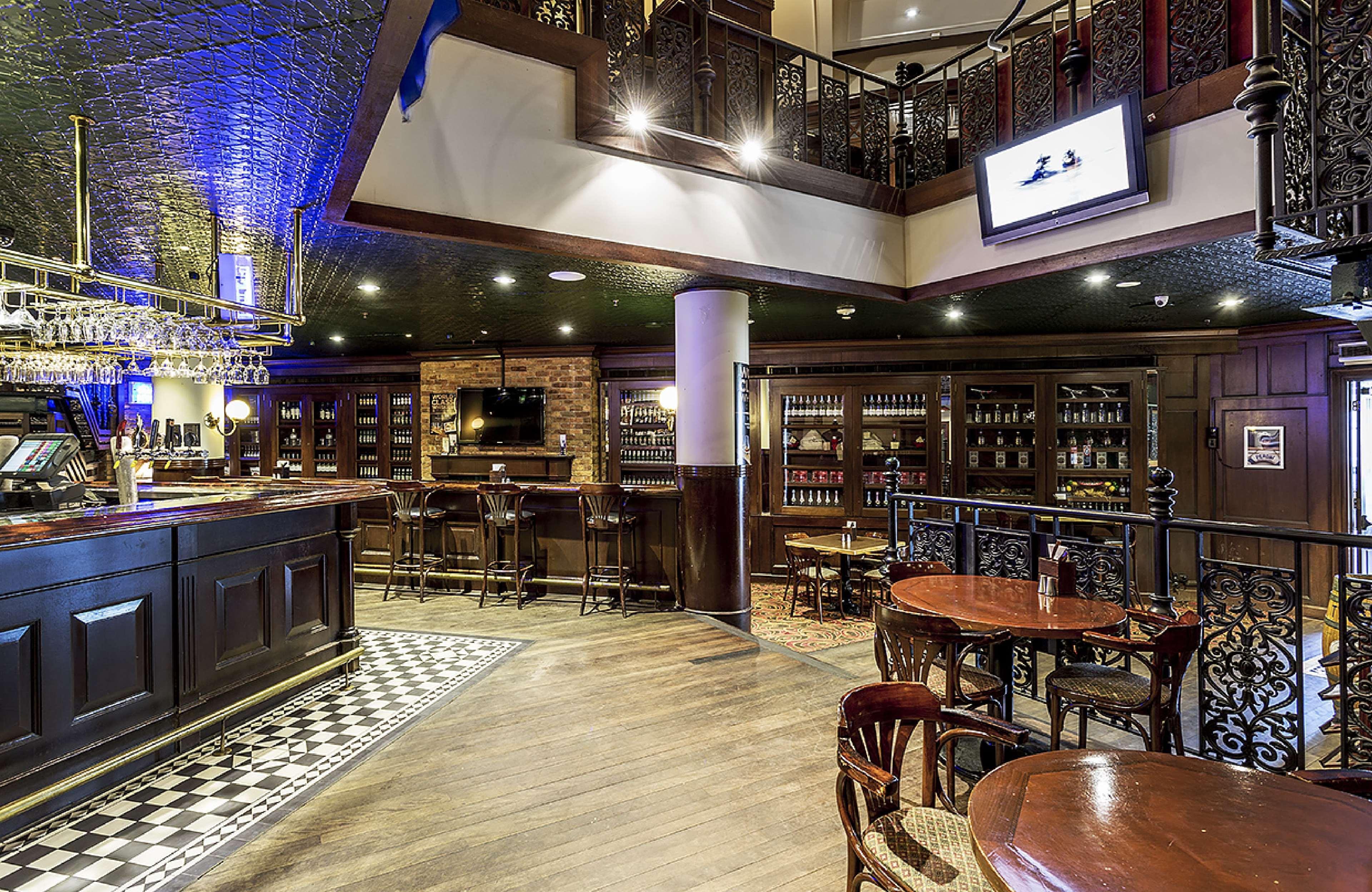 Stamford Plaza Airport & Conference Centre Hotel 5*