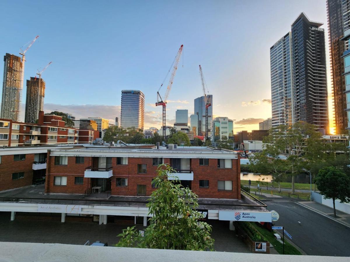 Homestay Shared Bright And Cozy In Parramatta Cbd - Close To Everything *