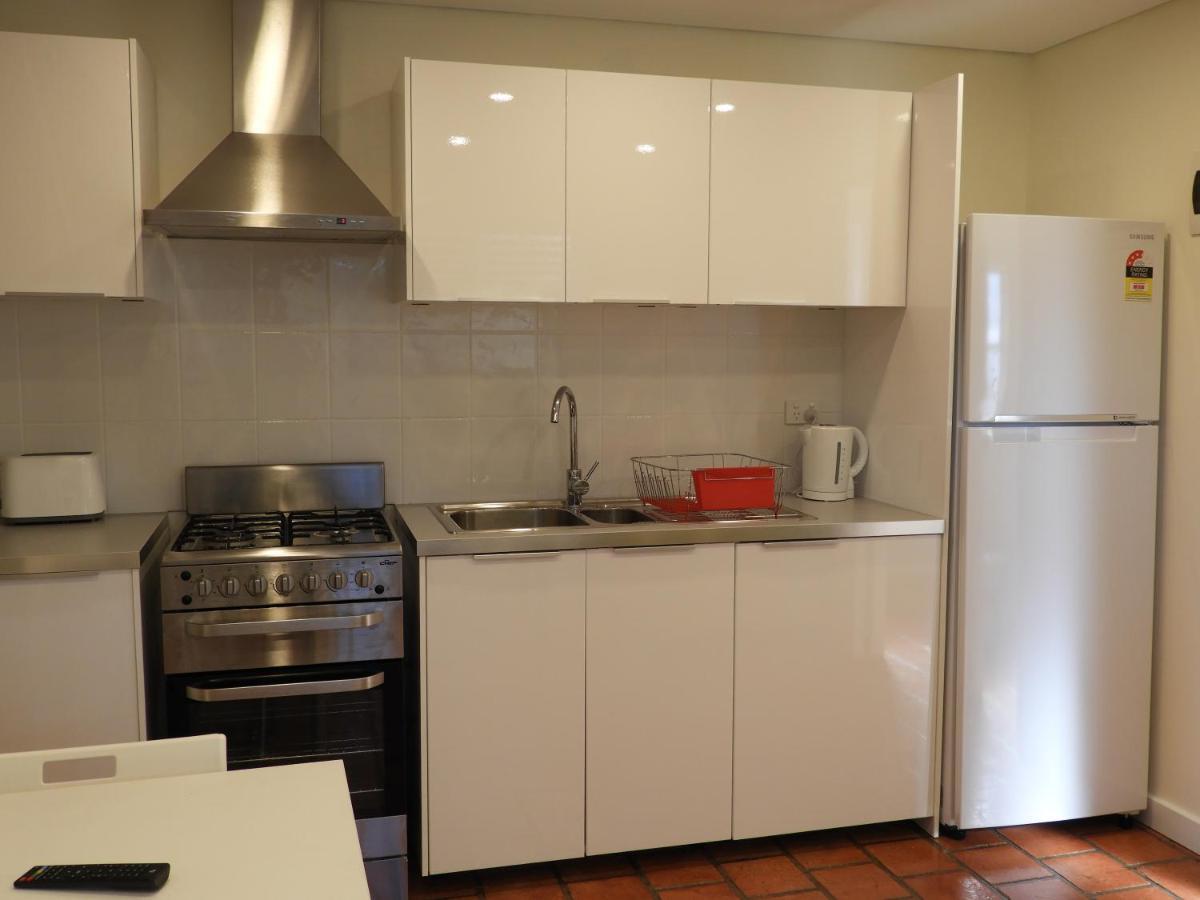 Holiday home With Pool & Bbq - 10 Kms From Cbd Sydney