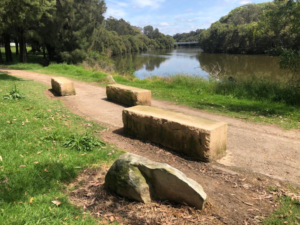 With Pool & Bbq - 10 Kms From Cbd Holiday home Sydney