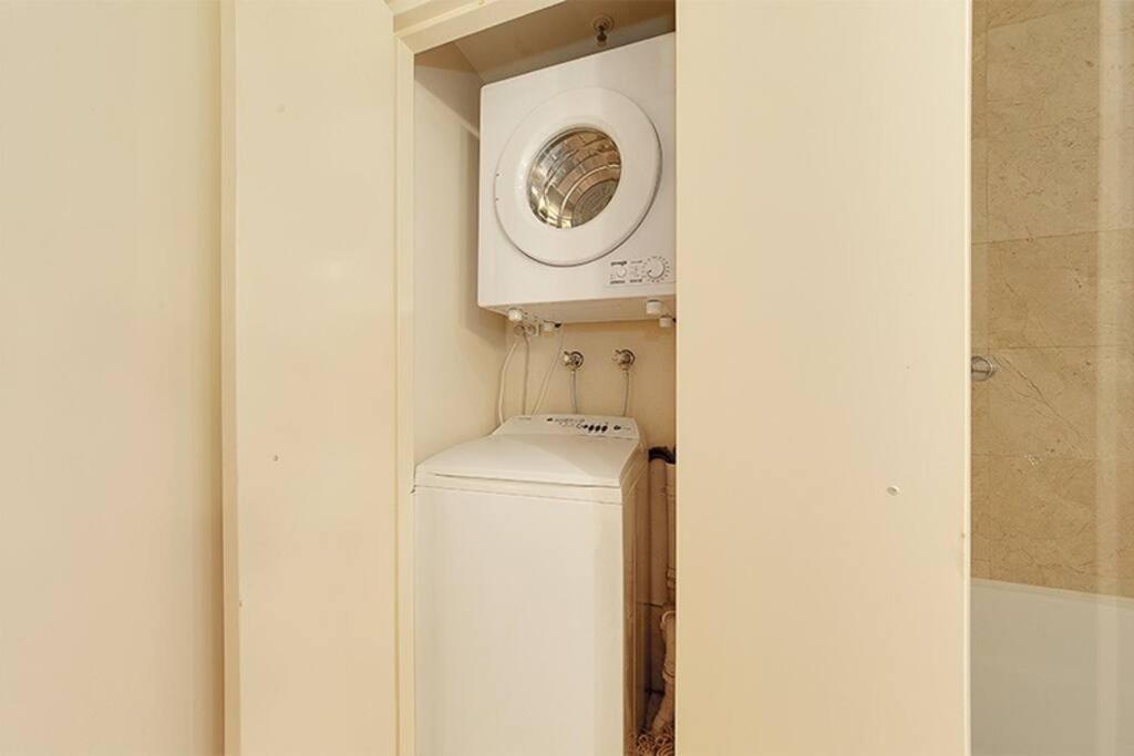 Apartment Fantastic Location - In Cbd Bon02617 Sydney