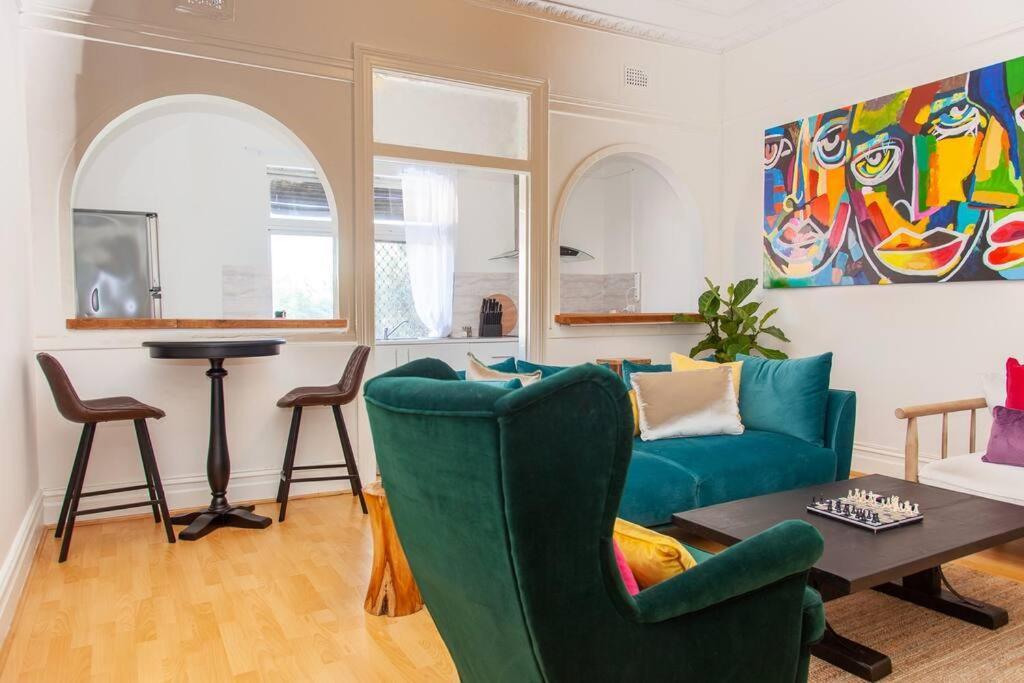 Colourful Bondi Living Apartment