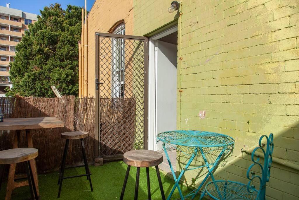 Colourful Bondi Living Apartment