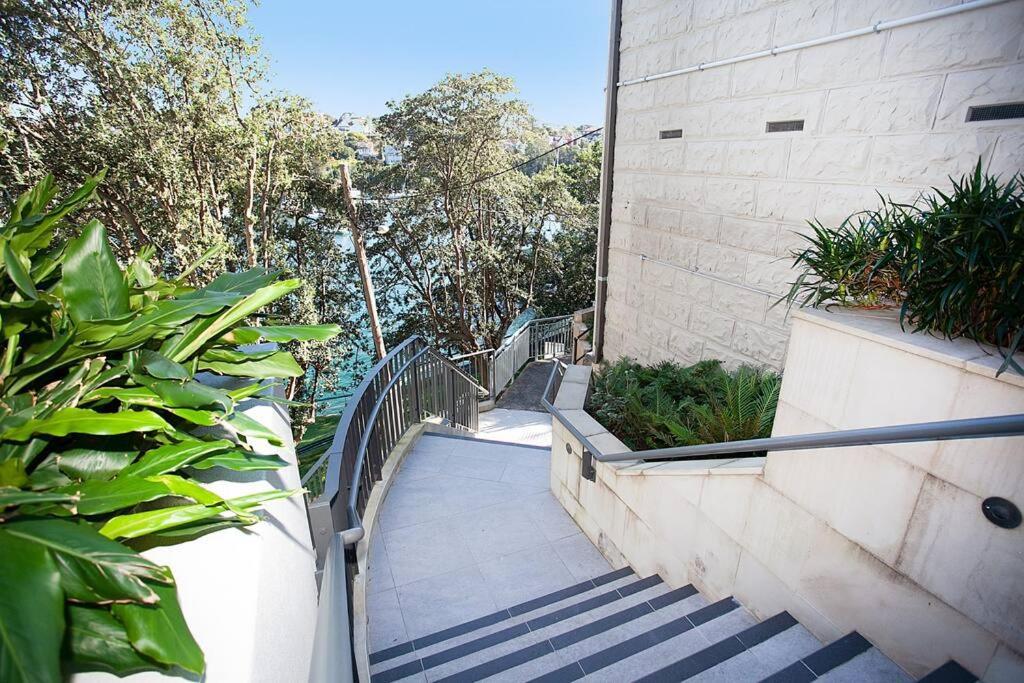 360 Waterfront Near Taronga Zoo With Bbq, Pool & Parking Apartment Sydney