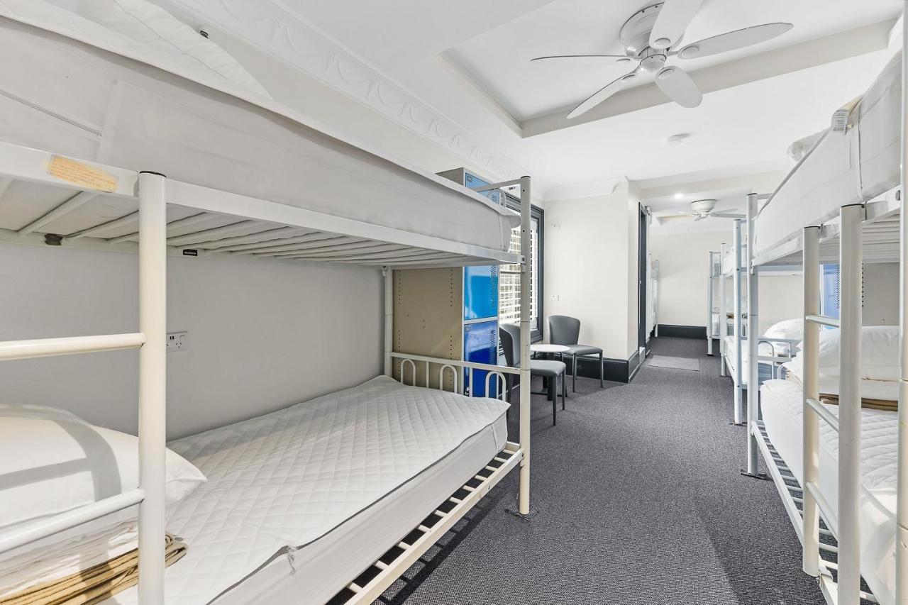 London Plane Backpackers Sydney