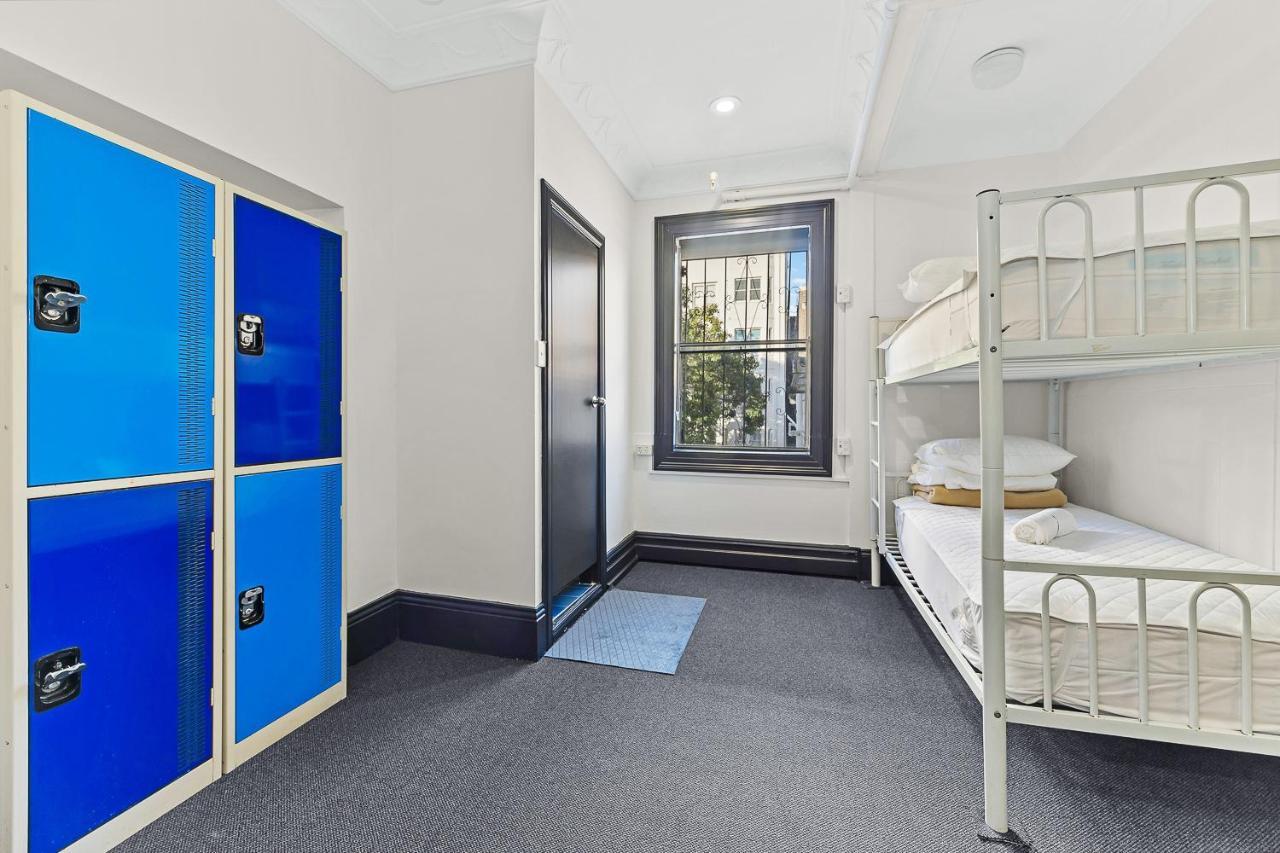 London Plane Backpackers *