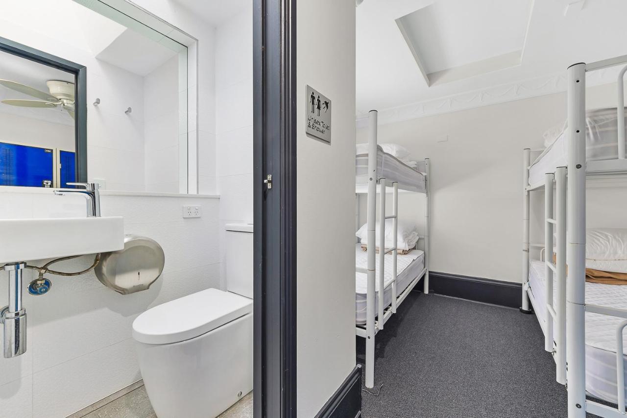 London Plane Backpackers *