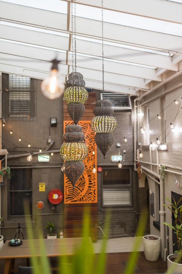 London Plane Backpackers Sydney