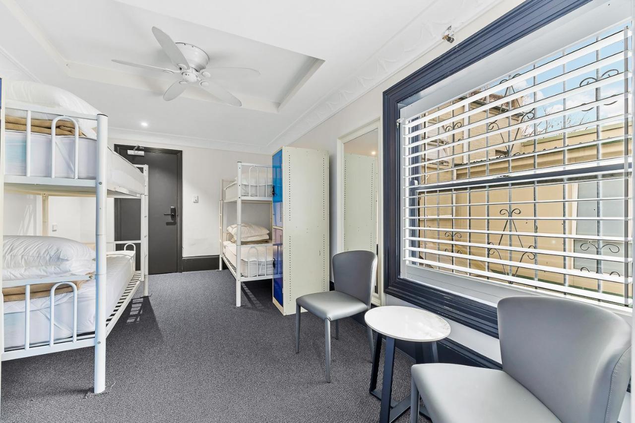 London Plane Backpackers Sydney