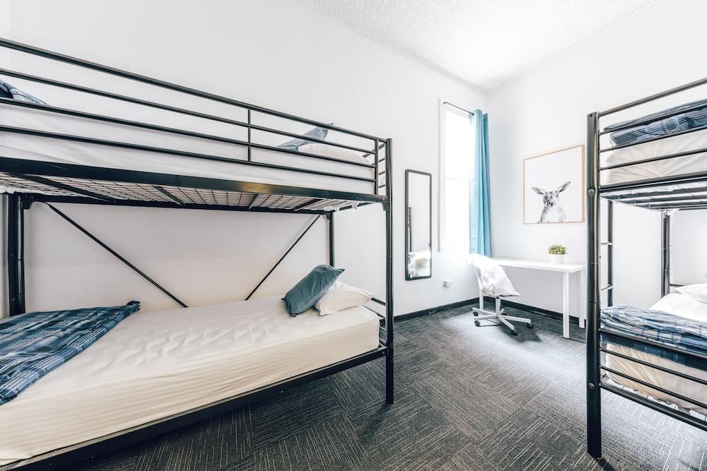 Maze Backpackers - Hostel *