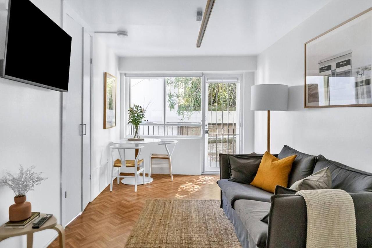 Apartment 'wylde's Treasure' Pocket-size Potts Point Design