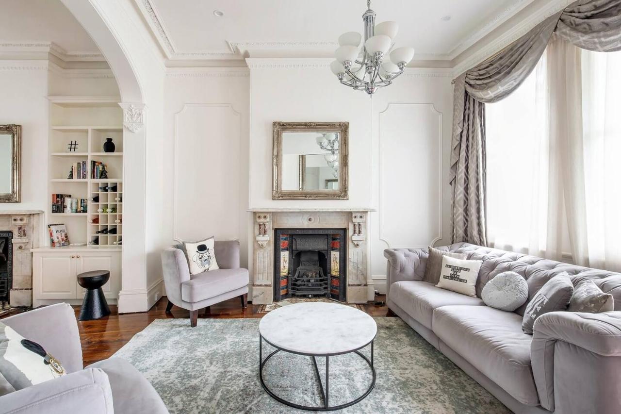 Refined Paddington Corner Terrace With Parking *