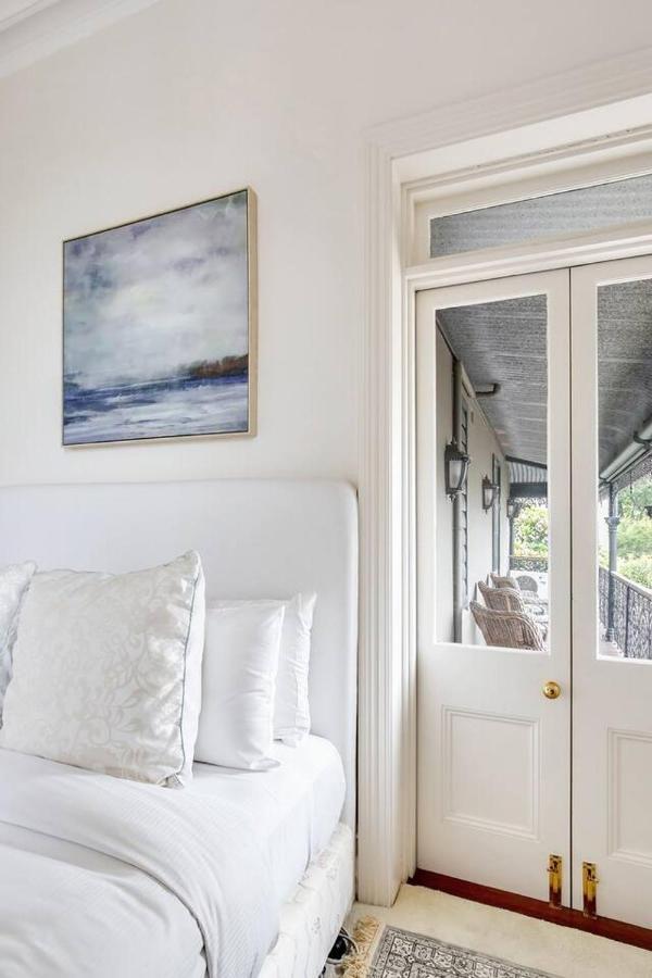 Refined Paddington Corner Terrace With Parking Holiday home Sydney