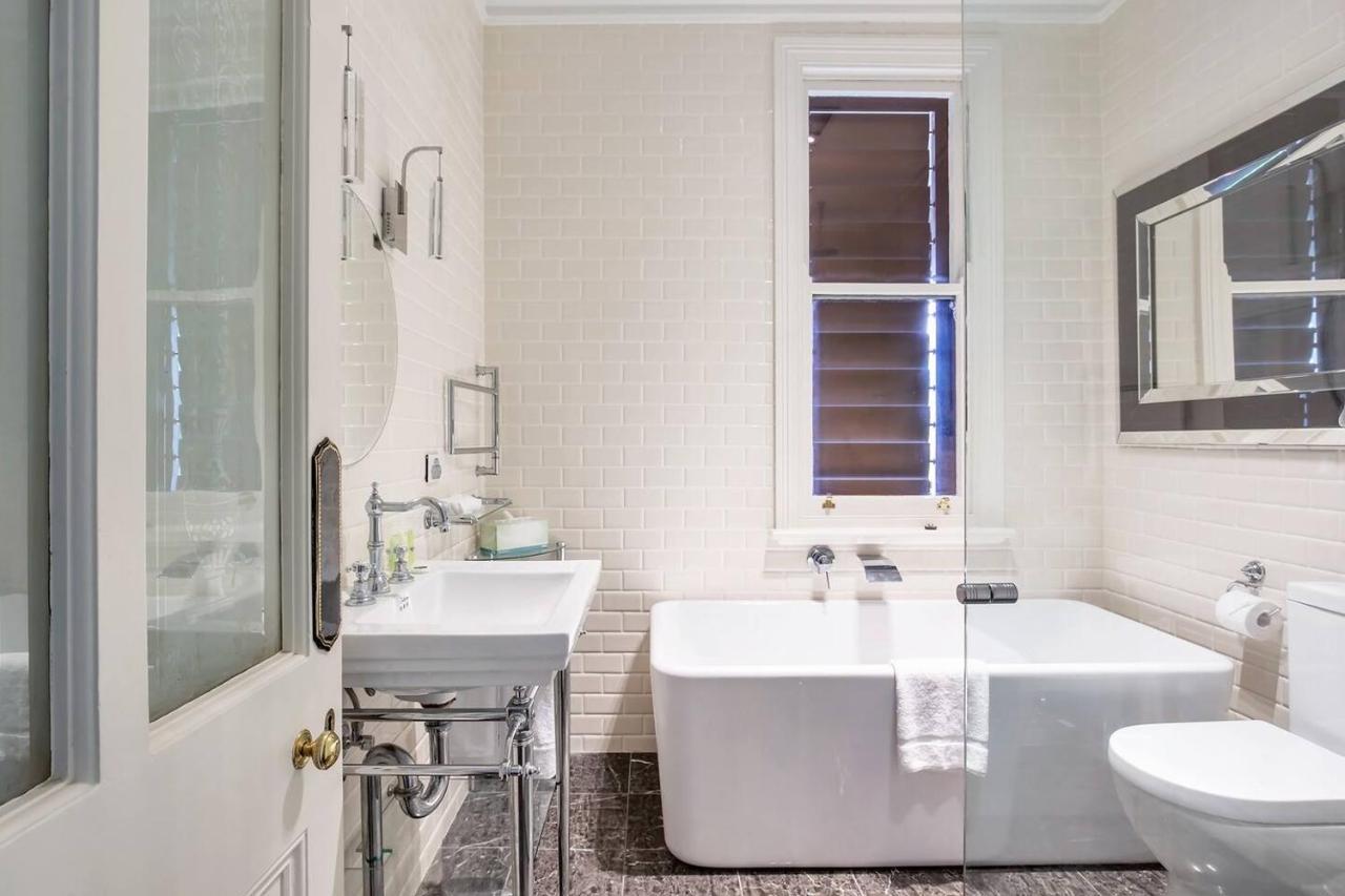 Refined Paddington Corner Terrace With Parking Holiday home Sydney