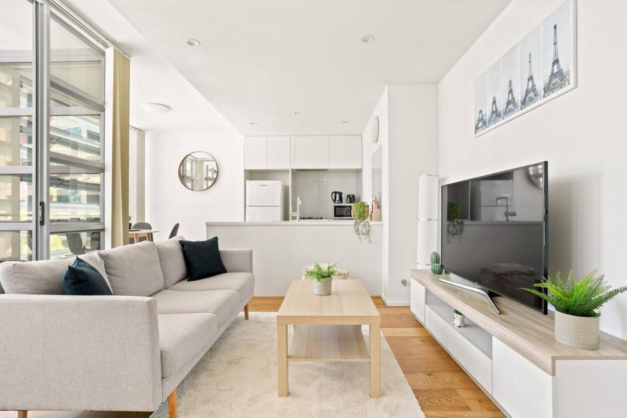 'sussex Suite' Sunny Living By Darling Harbour