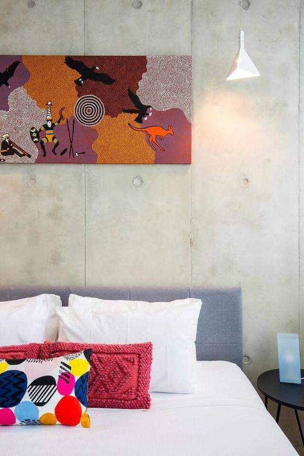 'the Fern' Split-level Oasis With Lush Courtyard Apartment