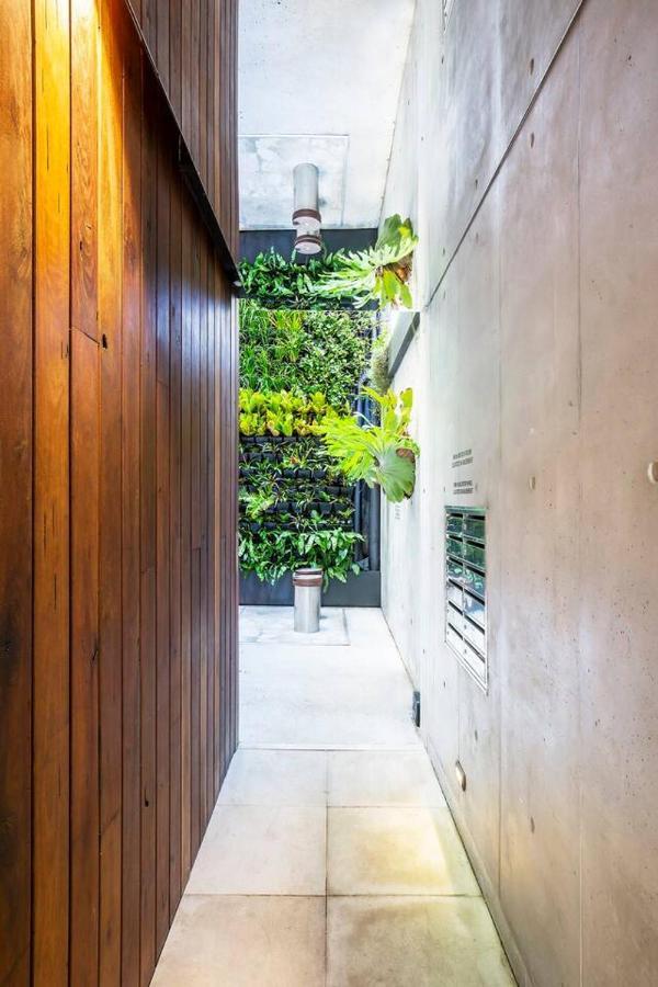 New York Warehouse Style In A Modern Passive House