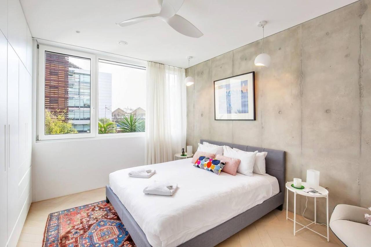 'the Fern' Split-level Eco Luxury With Lush Courtyard Apartment *