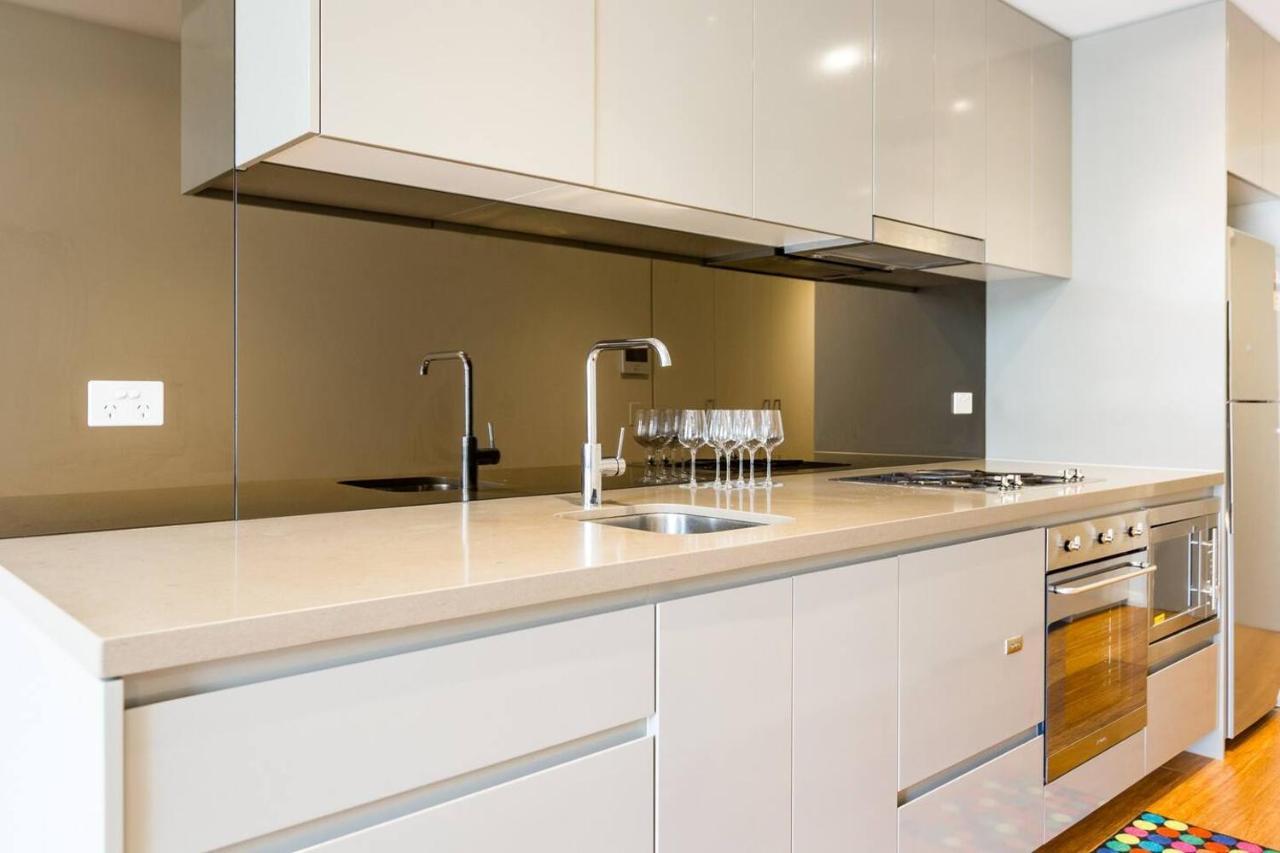 Sleek Chinatown Pad In The Heart Of The Cbd Sydney