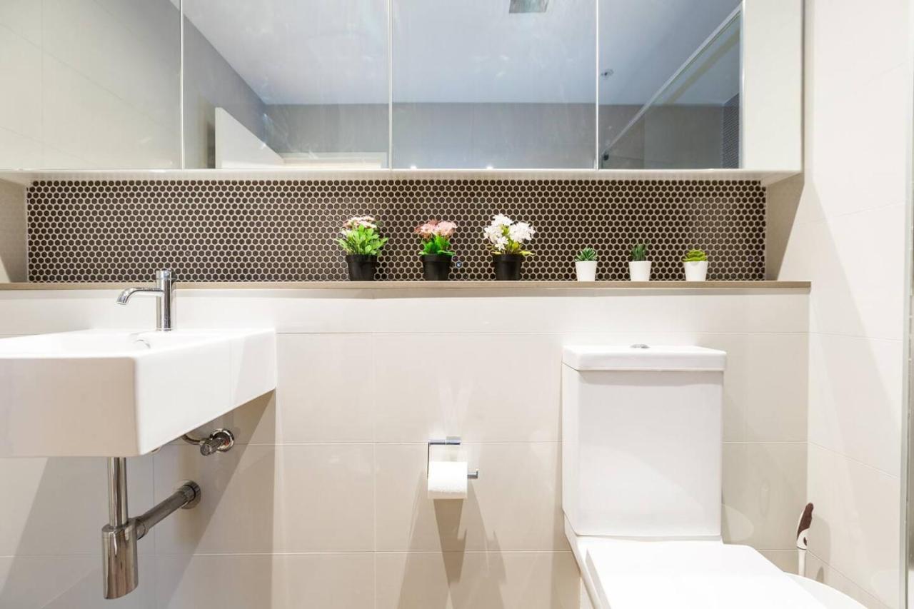 Sleek Chinatown Pad In The Heart Of The Cbd * Sydney