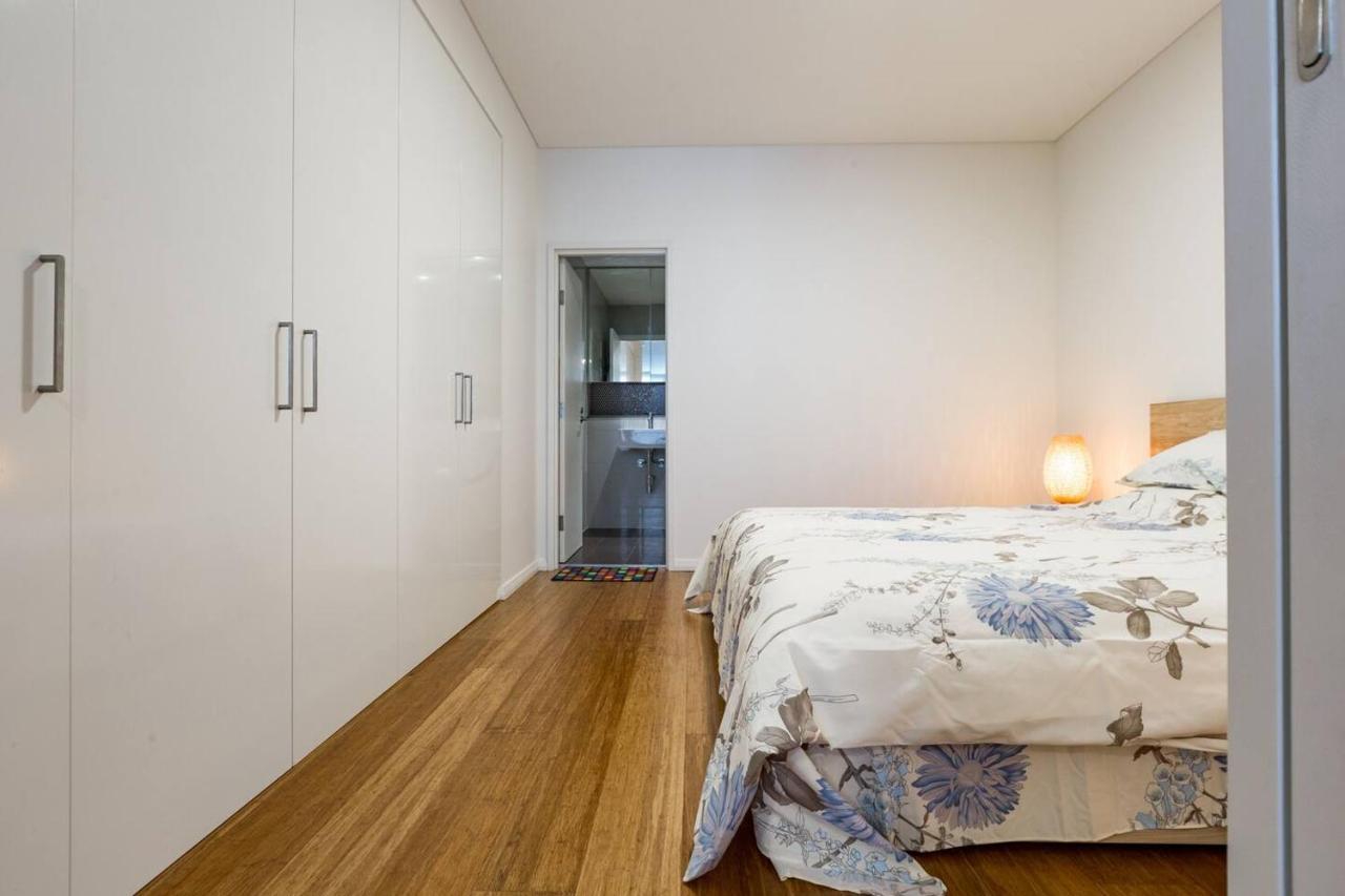 Apartment Sleek Chinatown Pad In The Heart Of The Cbd *