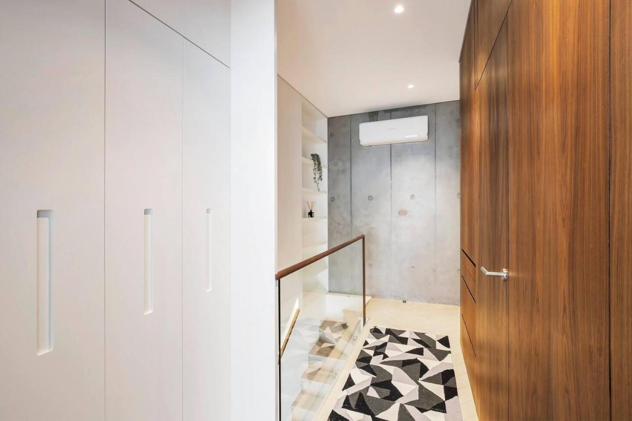 'the Fern' Split-level Oasis With Lush Courtyard * Sydney