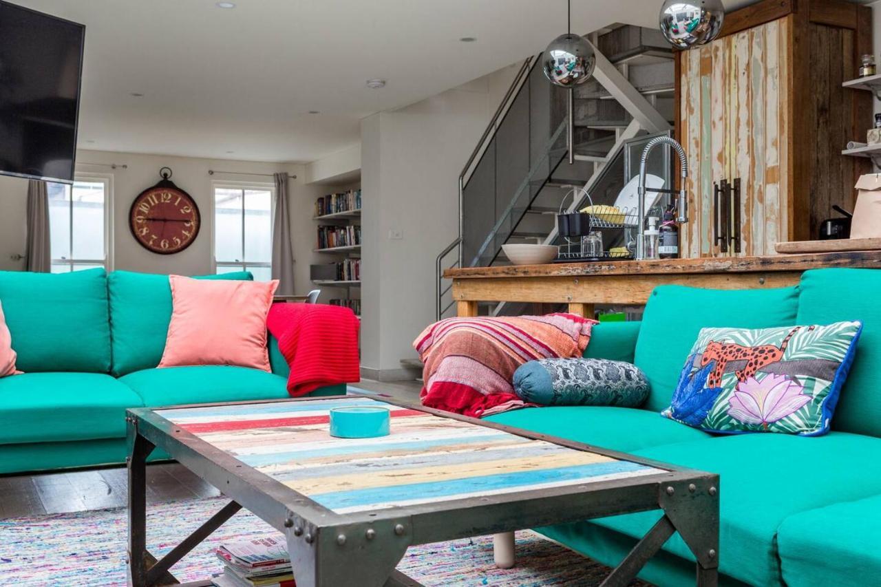 Urban Flair - Surry Hills Terrace Serenity