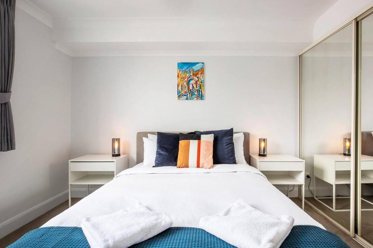 Harbourside At Woolloomooloo With Balcony Views *