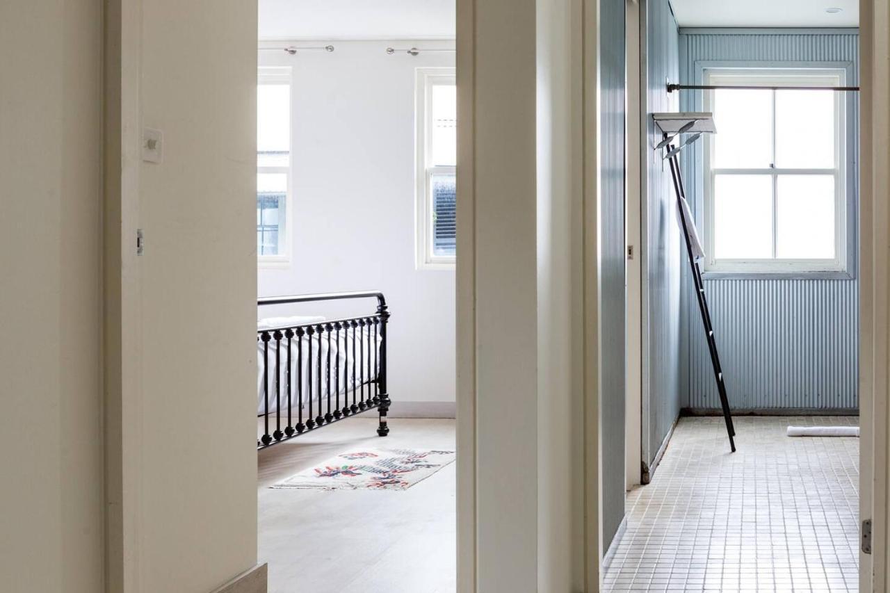 Urban Flair - Surry Hills Terrace Serenity