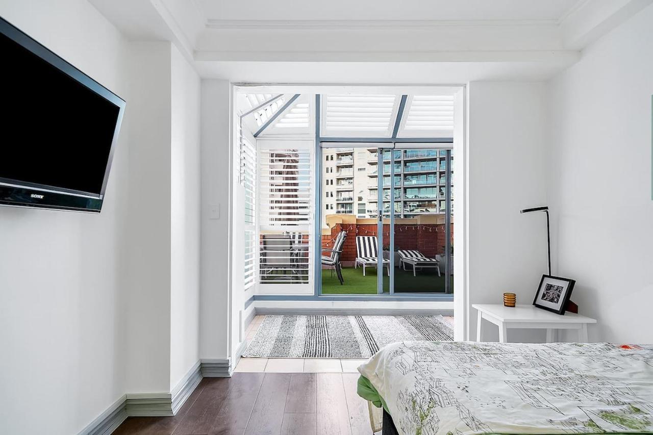 Urban Sky Terrace In The Vibrant Heart Of Sydney