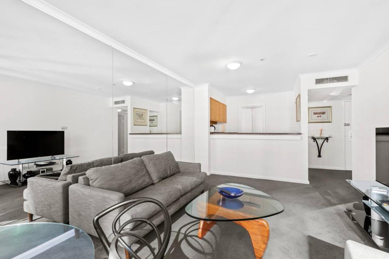 Apartment One Bedroom In The Rocks 1601 Self Catering