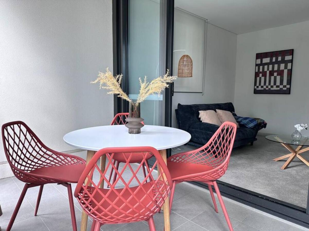 Adorable One Bedroom In Heart Of Wwp * Sydney