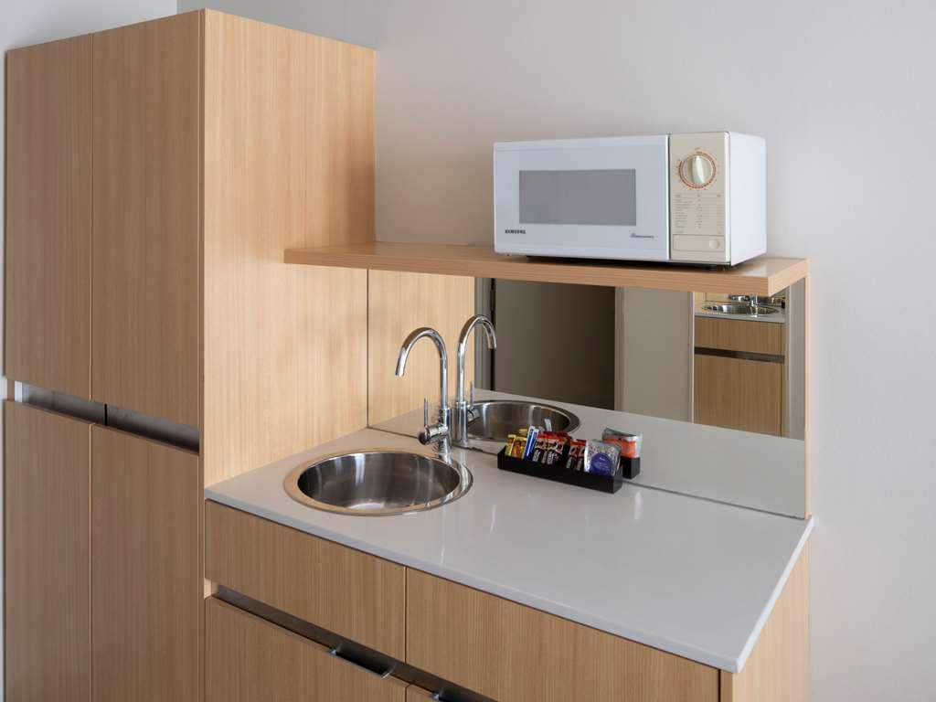 Mercure Martin Place Hotel 4*