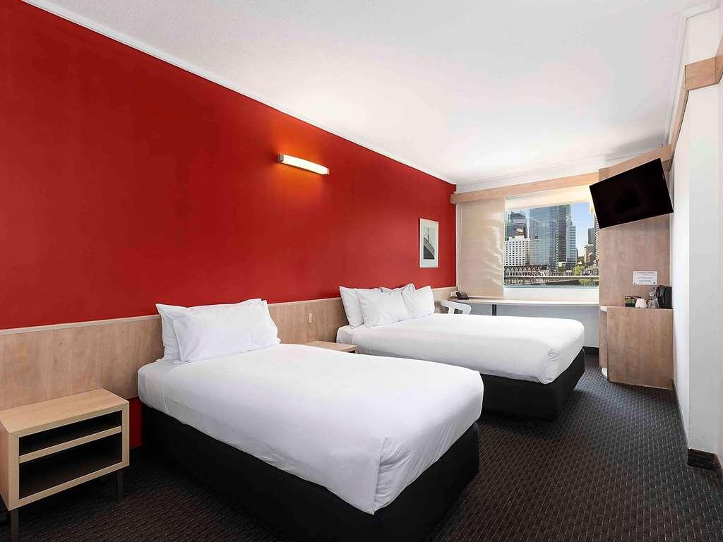 Ibis Darling Harbour Hotel 3*