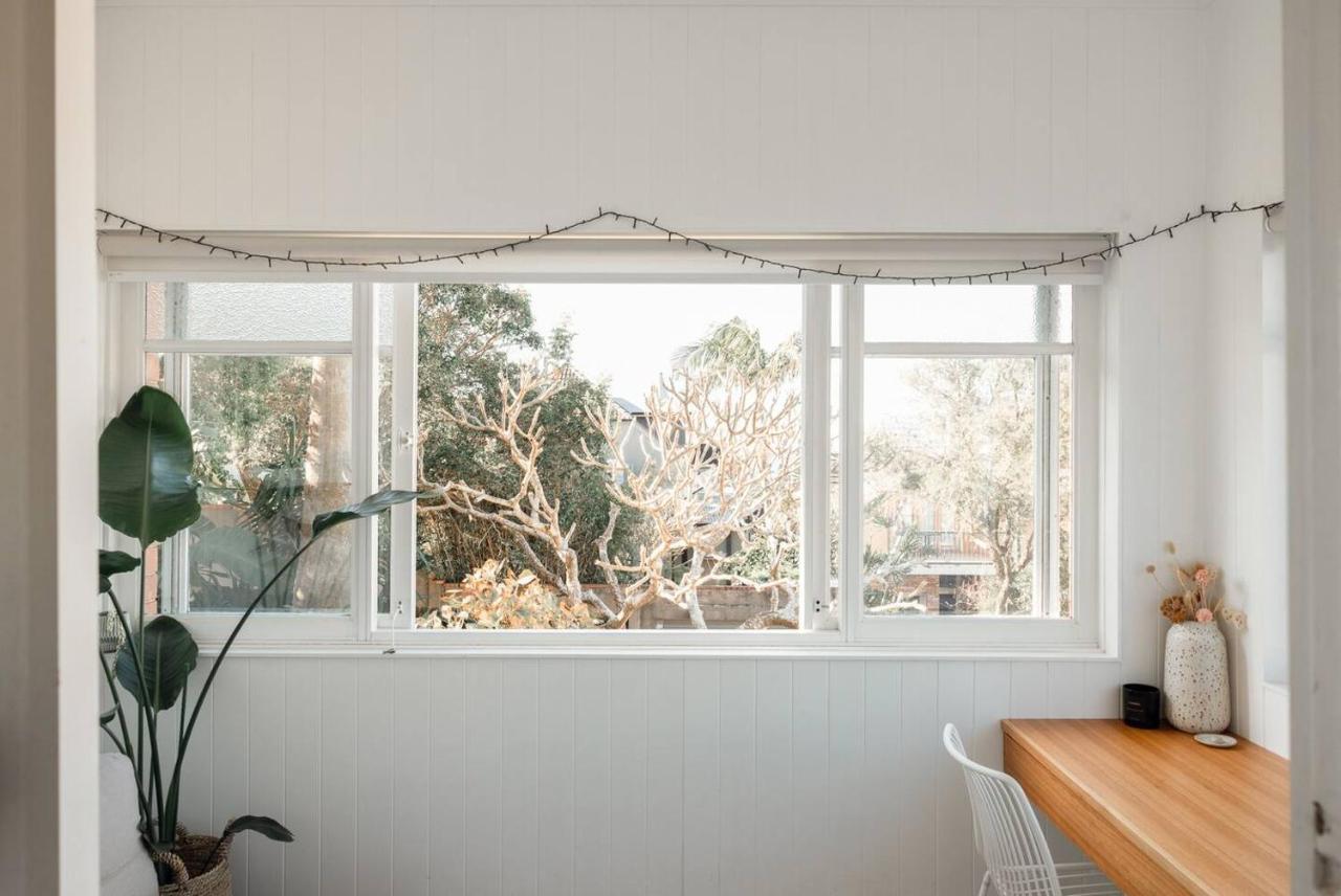 Apartment Poppy's Pad - A Designer Mid Century Manly Getaway *