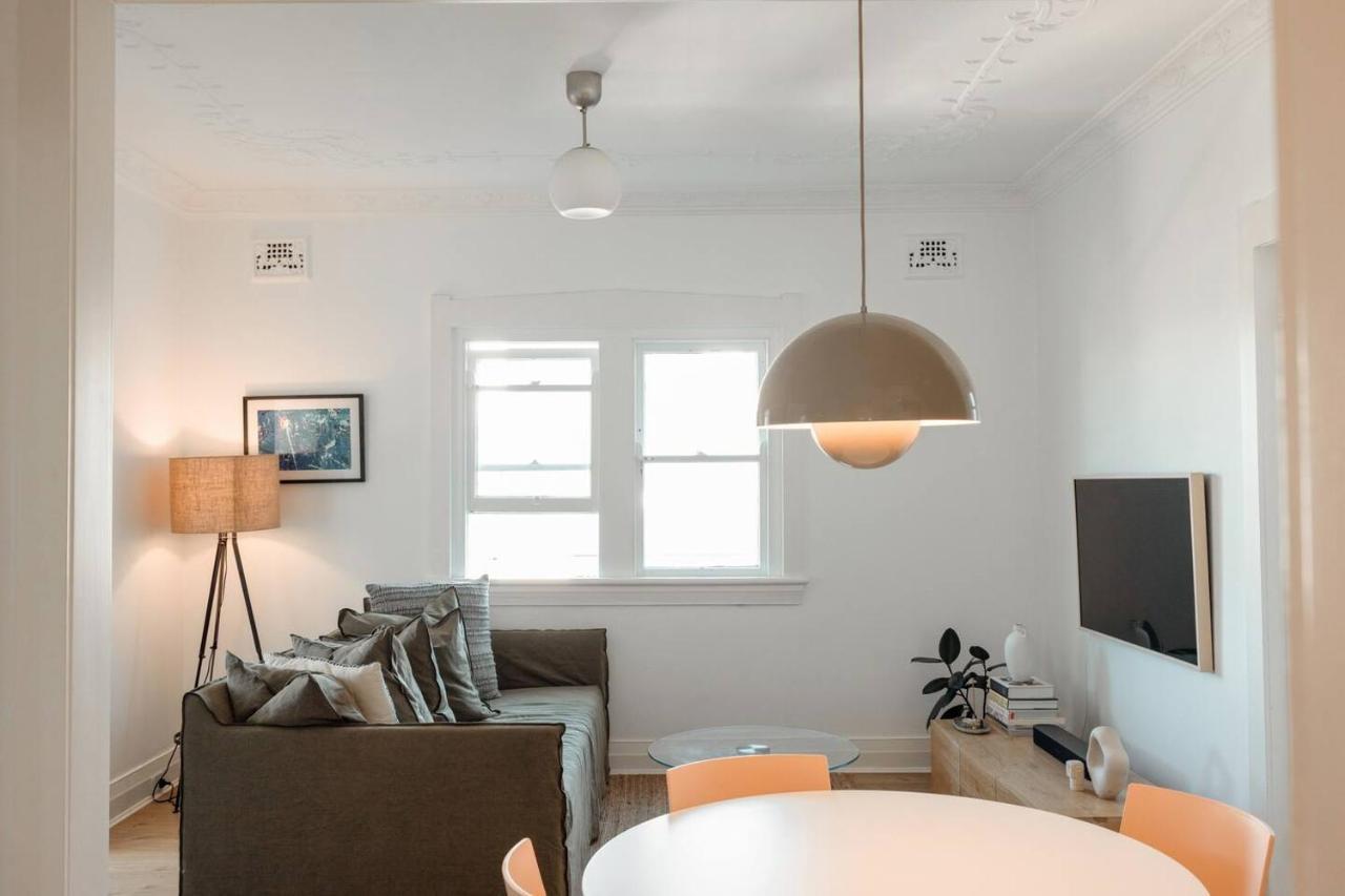 Poppy's Pad - A Designer Mid Century Manly Getaway Sydney