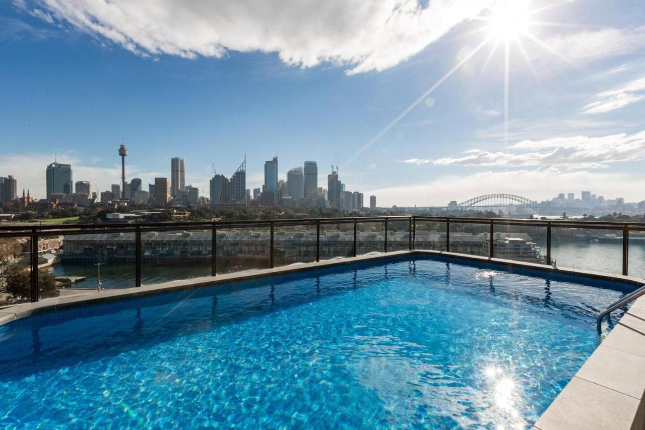 Views From Potts Point With Rooftop Pool Apartment