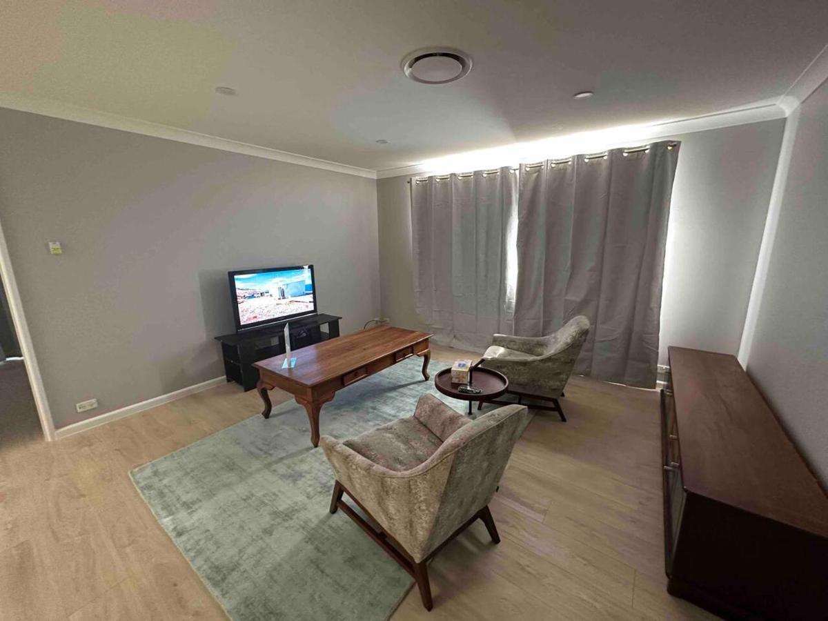 Heated Toilet Seat - Air Conditioning- Hot Tub - Dryer - Electrical Bbq Grill - Pool - Arcade Games At Golden Swan House Holiday home