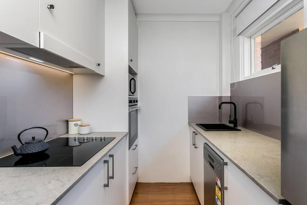 Mos17 - 1 Bedroom W Views-mosman Sydney