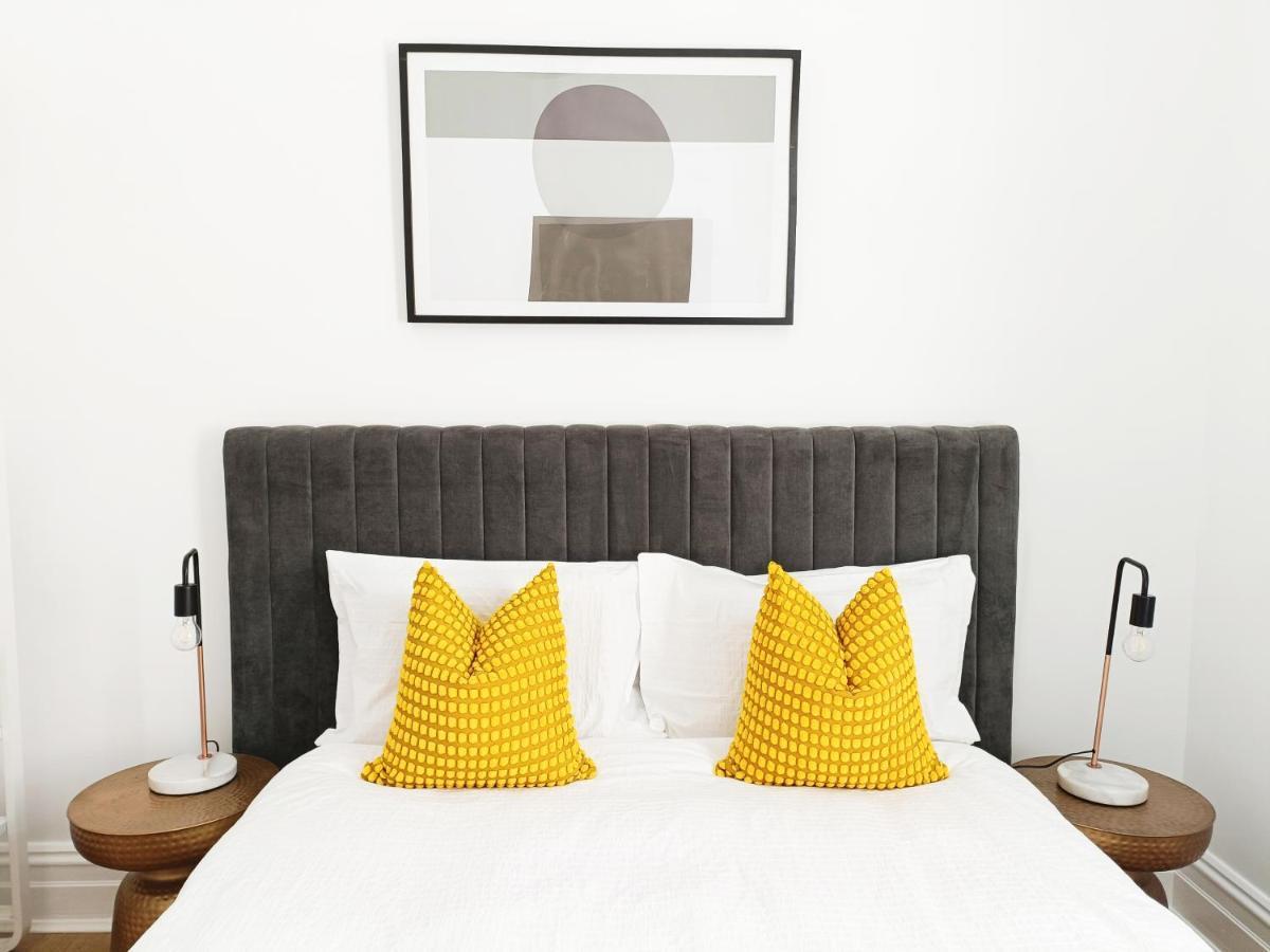 Beautiful Queen 1min Walk To Station With 60inch Tv *