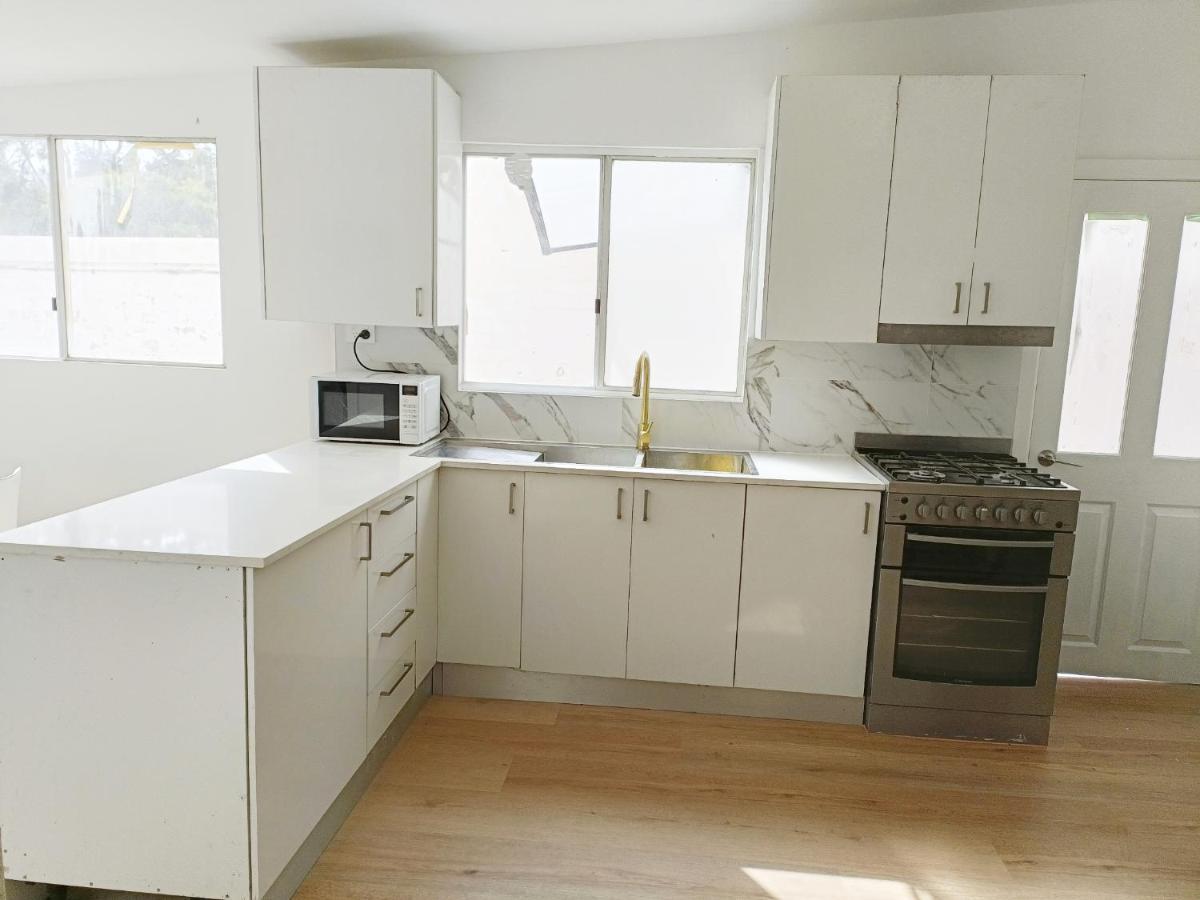 Beautiful Queen 1min Walk To Station With 60inch Tv