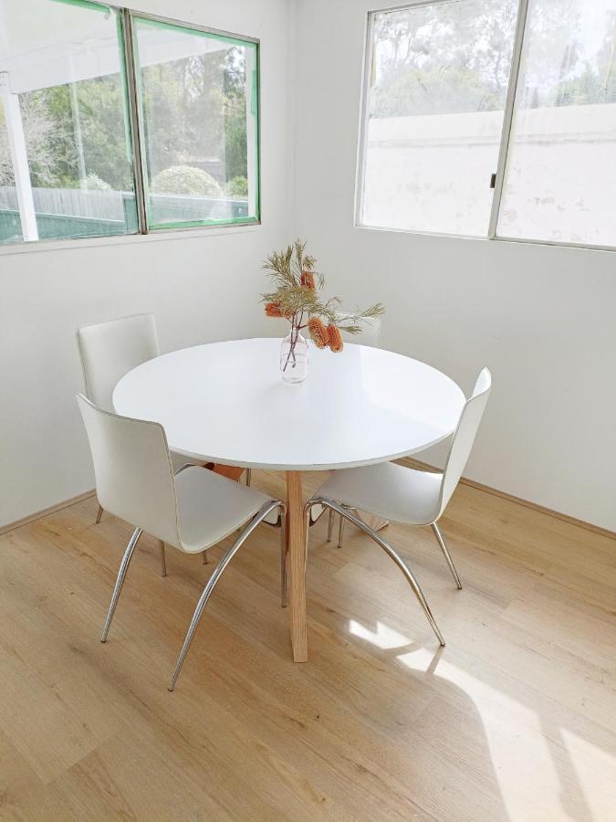 Beautiful Queen 1min Walk To Station With 60inch Tv Homestay Sydney