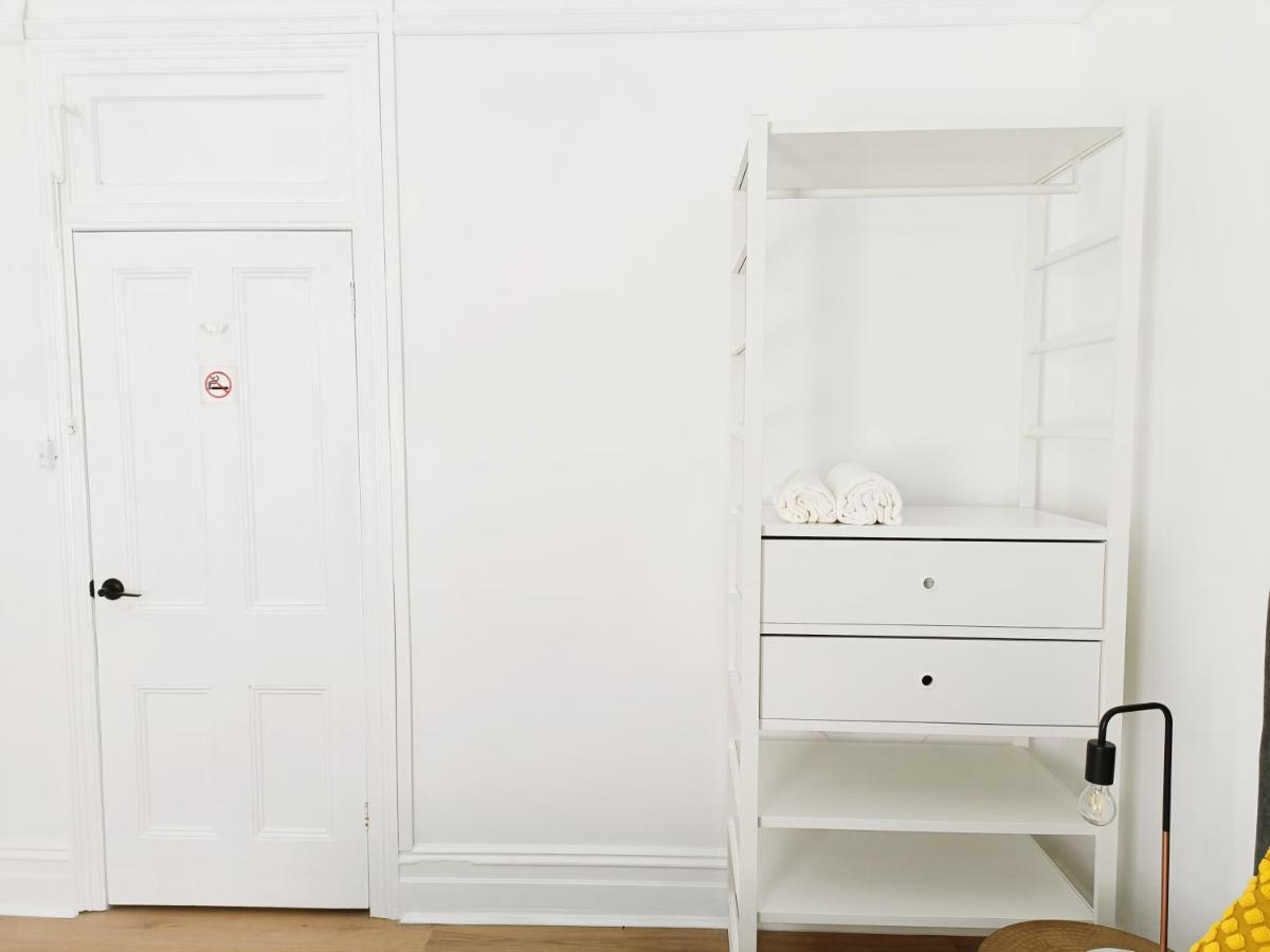 Beautiful Queen 1min Walk To Station With 60inch Tv *