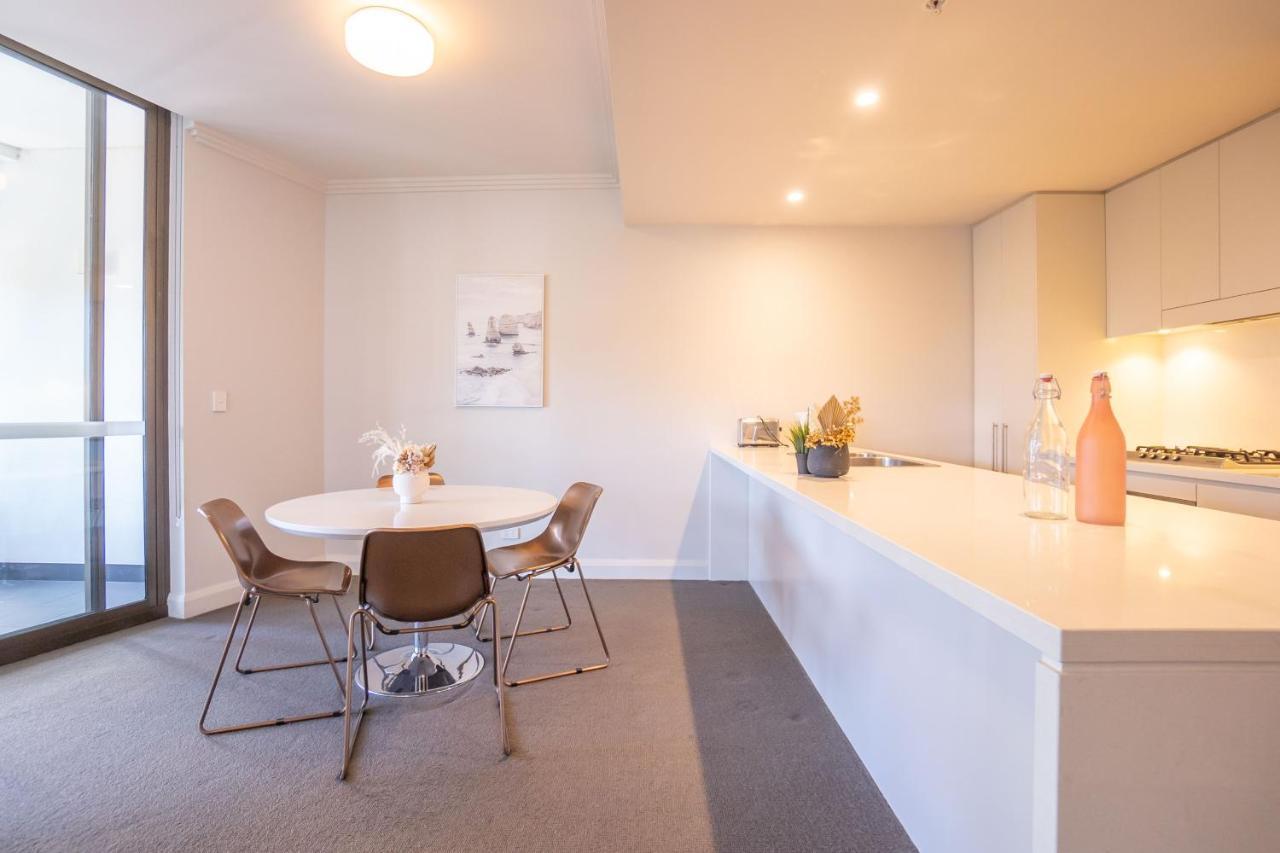 Olympic Park 2 Bedrooms Charm Family Friend Free Parking