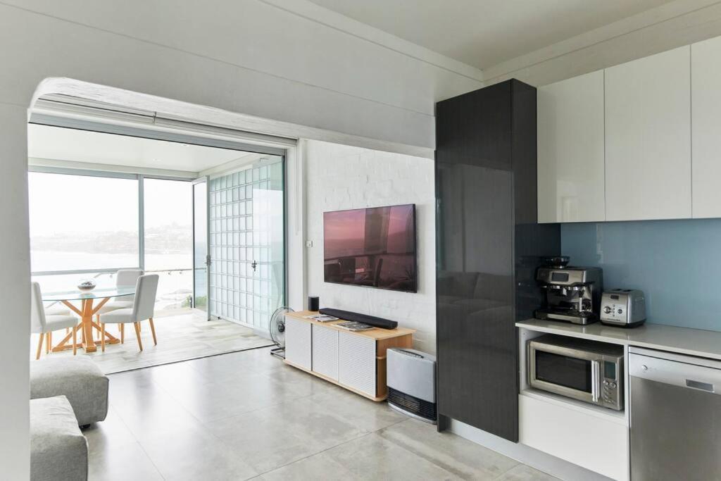 Tamarama Beachfront On Bondi To Bronte Walk Sydney